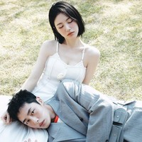 Doctor On The Edge tayang perdana mulai 1 Juni 2026. Penggemar dapat menyaksikan drama romantis ini dengan subtitle Bahasa Indonesia di Disney+. Foto: dok. ELLE Korea