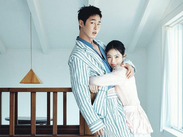 Foto: Lee Jae Wook & Shin Ye Eun Jadi Couple Dokter-Perawat, Cinlok di Pulau