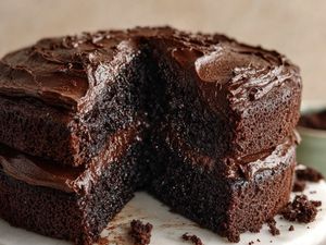 Matilda Cake, Kue Cokelat Super Lumer yang Terinspirasi Film Matilda
