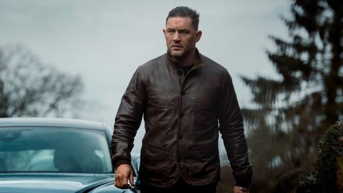 Tom Hardy dalam film Mobland.