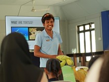 Kisah Cesar, Alumnus Unair yang Berkarier Jadi Marine Biologist di Maldives