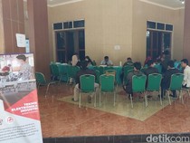 Sekolah Maung Cimahi Diserbu, Ribuan Siswa Berebut Kursi