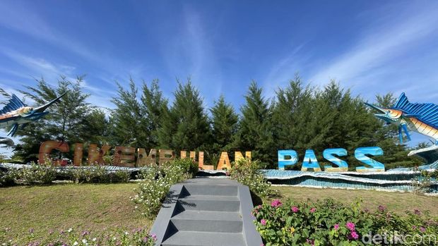 Pantai Cikembulan Pass. Pantai Cikembulan Pass.