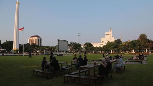 Perhelatan Senja Budaya di Tugu Pahlawan Surabaya yang digelar jelang Hari Jadi Kota Surabaya. Perhelatan Senja Budaya di Tugu Pahlawan Surabaya yang digelar jelang Hari Jadi Kota Surabaya.