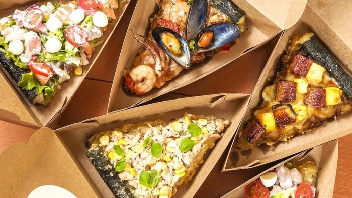 Pizza sushi topping seafood yang unik