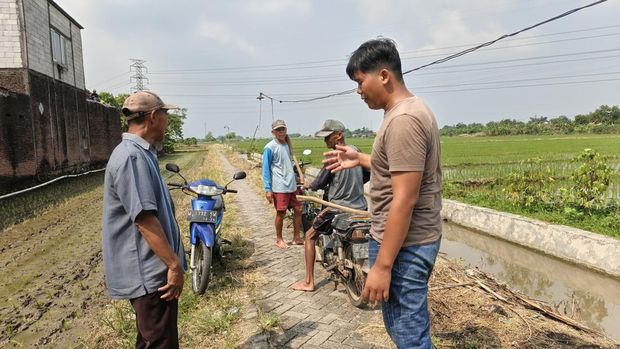 Proyektil bekas aktif yang misterius ditemukan warga pemungut sampah di Balongbendo, Sidoarjo.