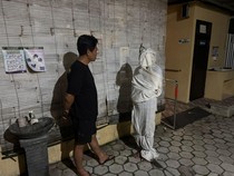 Penampakan Pocong Jadi-jadian Ditangkap Usai Live TikTok di Sragen