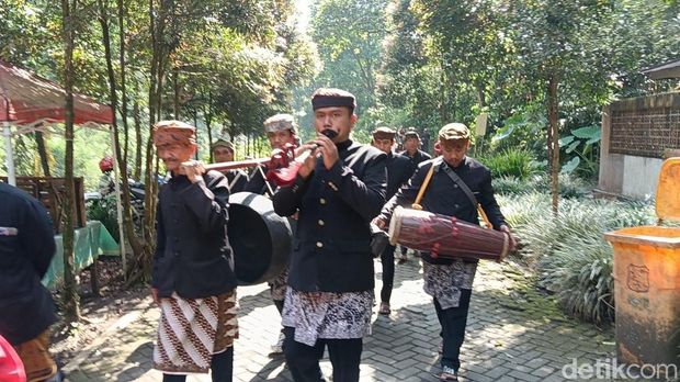 Ritual Mendak Tirta Warnai Persiapan Yadnya Kasada 2026 Ritual Mendak Tirta Warnai Persiapan Yadnya Kasada 2026