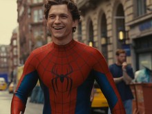 Tom Holland Sengaja Tunda Syuting Spider-Man 4 demi Film Christopher Nolan