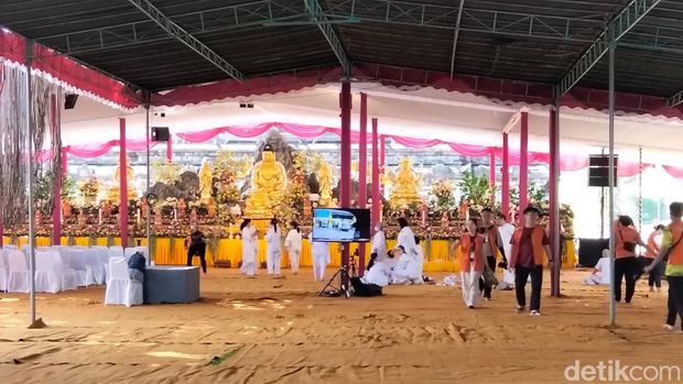 Suasana di Candi Mendut, Magelang, menjelang kedatangan api dharma untuk Waisak, Jumat (29/5/2026). Suasana di Candi Mendut, Magelang, menjelang kedatangan api dharma untuk Waisak, Jumat (29/5/2026).