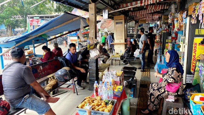Suasana Terminal Cicaheum.