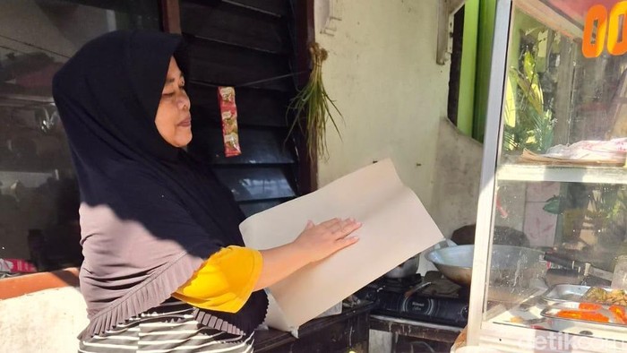 Warung sarapan Bude Sum di Kebon Jeruk, Jakarta Barat.