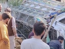 Video: Truk Membawa Pengungsi Afghanistan Terguling, 22 Orang Tewas