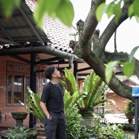 Omesh berencana menata ulang setiap sudut rumah secara bertahap agar sesuai dengan kebutuhan serta karakter keluarganya. Ia berharap rumah baru ini menjadi tempat lahirnya banyak cerita, kebersamaan, dan kenangan indah di masa depan.  (Foto: Instagram/@omeshomesh)