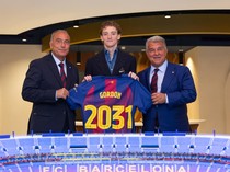 Barcelona Resmi Ikat Kontrak Anthony Gordon 5 Musim