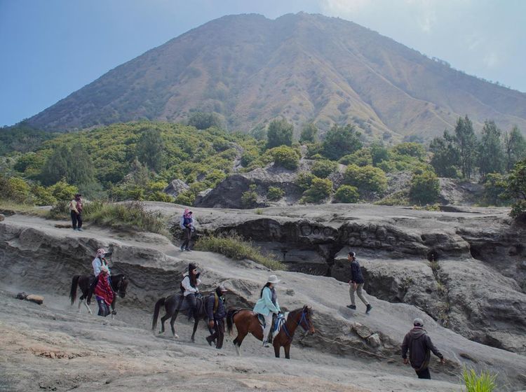 Bromo Ditutup Demi Penghormatan Ritual Yadnya Kasada