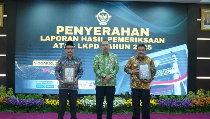 Bupati Nganjuk, Marhaen Djumadi dan Ketua DPRD Tatit Heru Tjahjono
