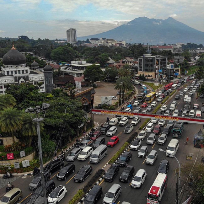 Jalur Puncak Bogor Padat Saat Libur Panjang