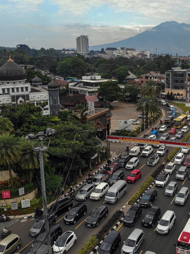 Jalur Puncak Bogor Padat Saat Libur Panjang