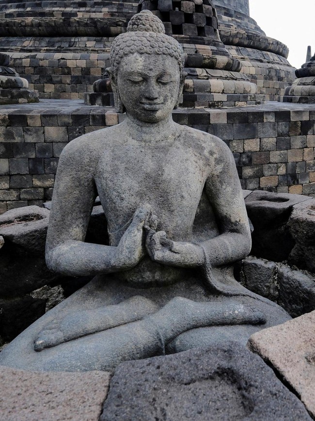 Jelang Waisak, Biksu Ikuti Ritual di Borobudur