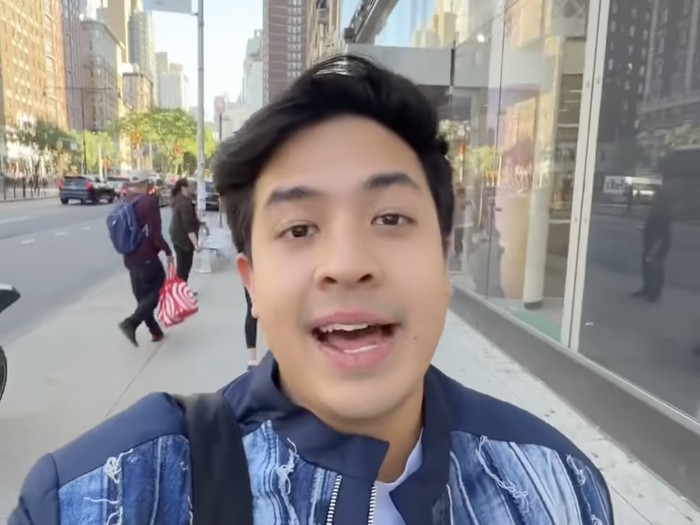 Jerome Polin hadiri wisuda someone special di New York.