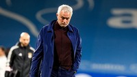 Perez Sebut Madrid Butuh Pelatih Bagus, Mourinho kah?