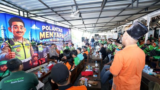 Kakorlantas Bersama Ojol-Komunitas Difabel di Jepara