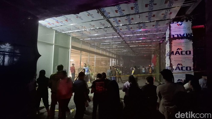 Kebakaran yang terjadi di Palembang Indah Mall