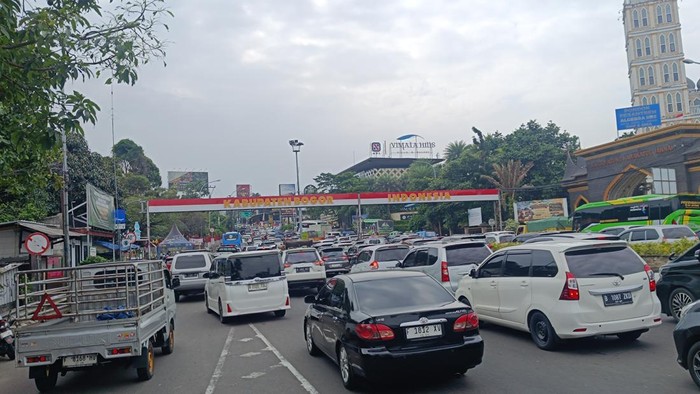 Kondisi arus lalu lintas arah Puncak Bogor pagi ini, Sabtu (30/5/2026).
