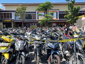 Gudang Simpan 135 Motor Ilegal Digerebek, Pemilik Bisa Ambil di Kantor Polisi