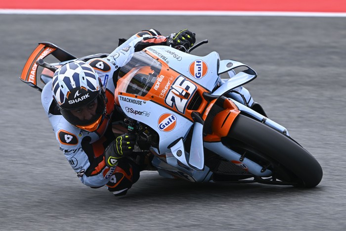 SCARPERIA, ITALY - MAY 29: Raul Fernandez of Spain riding the Trackhouse MotoGP Aprilia (25) during free practice ahead of the MotoGP of Italy at Mugello Circuit on May 29, 2026 in Scarperia, Italy. (Photo by Gold & Goose Photography/Getty Images)