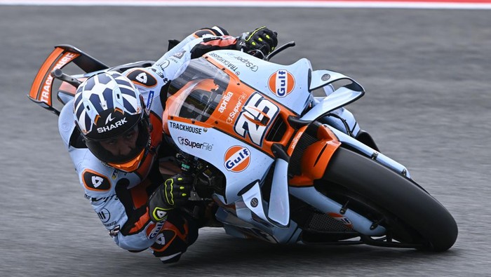 SCARPERIA, ITALY - MAY 29: Raul Fernandez of Spain riding the Trackhouse MotoGP Aprilia (25) during free practice ahead of the MotoGP of Italy at Mugello Circuit on May 29, 2026 in Scarperia, Italy. (Photo by Gold & Goose Photography/Getty Images)