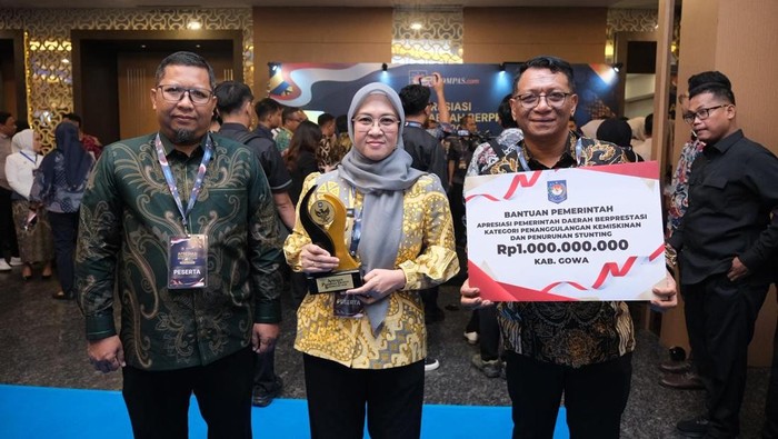 Pemkab Gowa, Sulawesi Selatan (Sulsel), meraih penghargaan terbaik III kategori Penanggulangan Kemiskinan dan Penurunan Stunting Regional Sulawesi Tahun 2026.