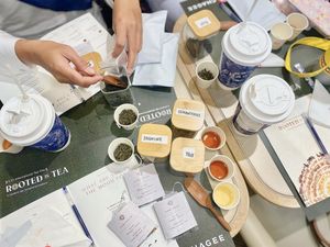 Seru! Belajar Racik Teh Artisan dan Tea Pairing Klasik di Sini
