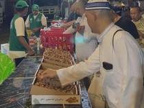 Video: Makanan Gratis Berjejer untuk Jemaah Haji di Tanah Suci
