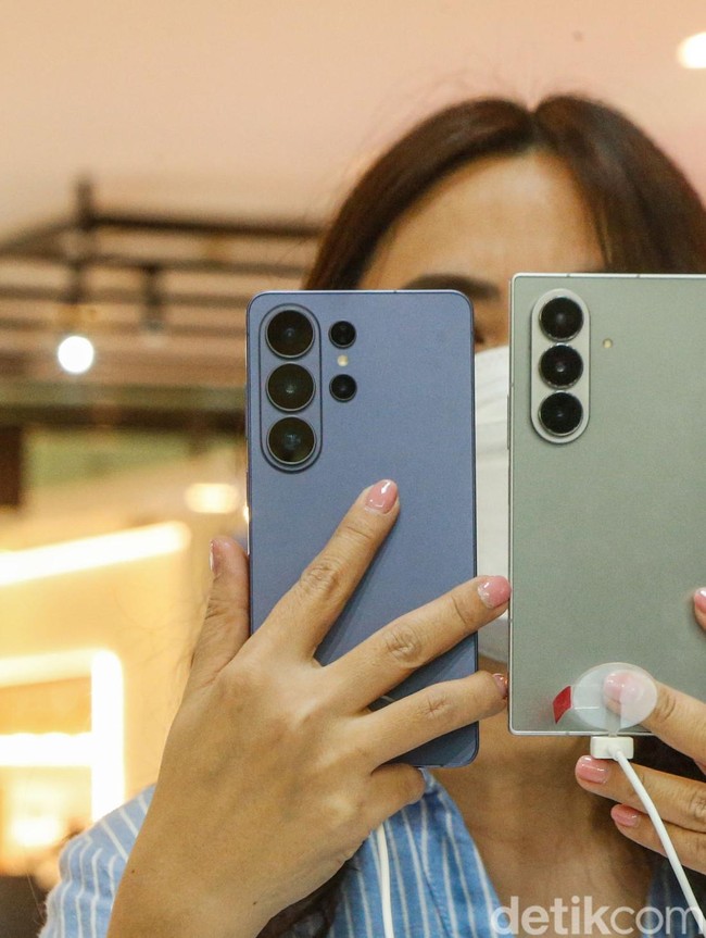 Dolar AS Menguat, Minat Belanja Gadget Tetap Tinggi
