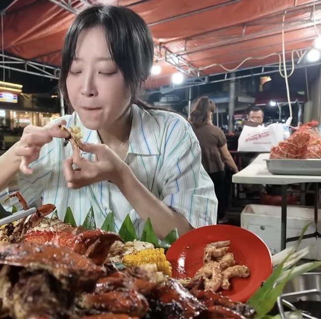 Tzuyang Mukbang di Bandung, Lahap Sate Maranggi dan Seafood Jumbo