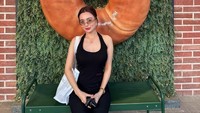Wika Salim mengaku fisiknya beda cuma di hidung. Ia juga mengungkapkan mengapa muka dan bibir kini tampak bikin pangling. (Foto: dok Instagram wikasalim)