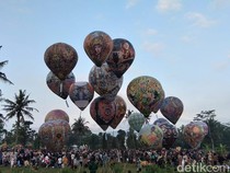 Cantik! 25 Balon Udara Meriahkan Festival Bumi Mandala di Kompleks Candi Ngawen