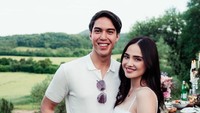 Momen keduanya di salah satu tempat yang sudah disiapkan. Foto: dok instagram El Rumi dan Syifa Hadju