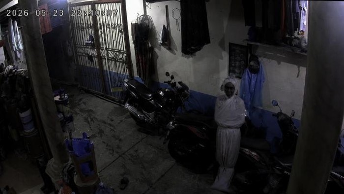 Gambar pocong di Surabaya hasil AI