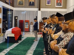 Eks Menhan Ryamizard Ryacudu Disalatkan di Rumah Duka Cikeas