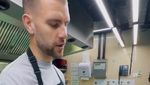 Keren! Kiper Timnas Maarten Paes Ternyata Jago Masak Nasi Goreng