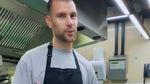 Keren! Kiper Timnas Maarten Paes Ternyata Jago Masak Nasi Goreng