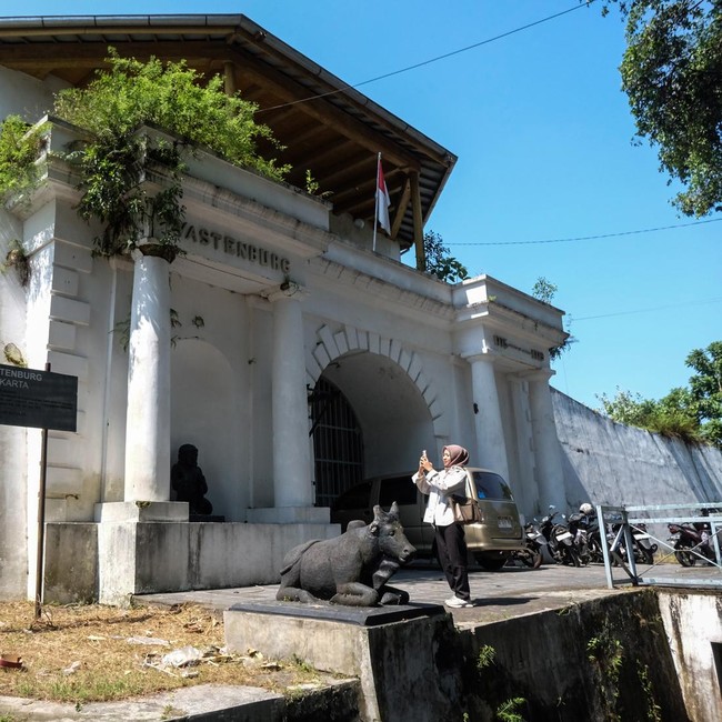 Menyusuri Jejak Sejarah di Benteng Vastenburg Solo
