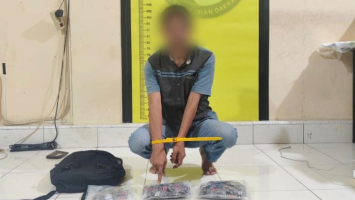 Polda Riau menangkap residivis penyelundup 9 paket narkoba ke Jakarta, Selasa (26/5/2026).