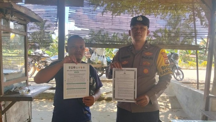 Polsek Bangko Pusako sebar maklumat Kapolda Riau tentang larangan bakar hutan.