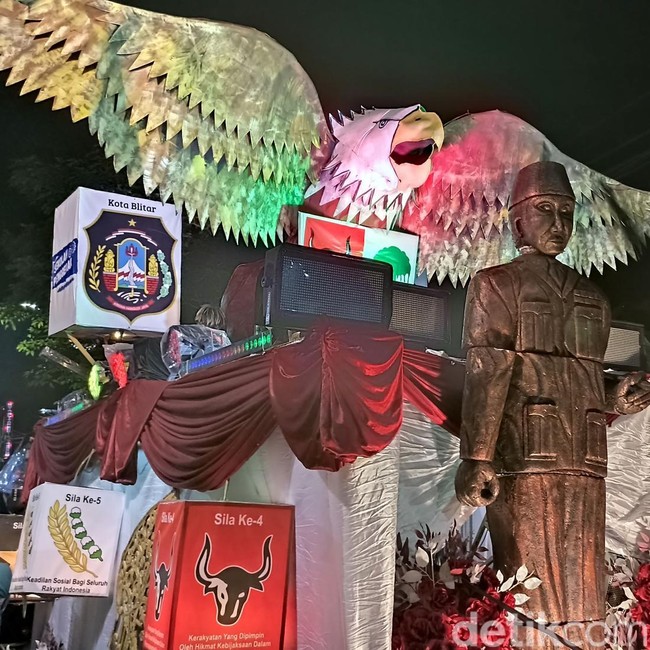 Semarak Kirab Bedol Pusaka - Lentera Peringatan Hari Lahir Pancasila di Blitar