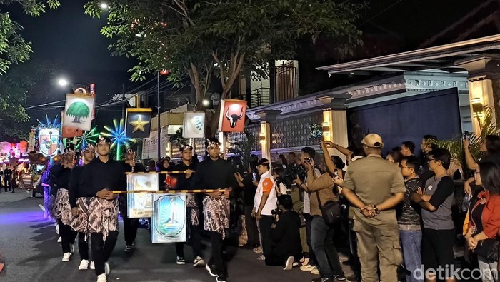 Semarak Kirab Bedol Pusaka - Lentera Awali Peringatan Hari Lahir Pancasila di Blitar