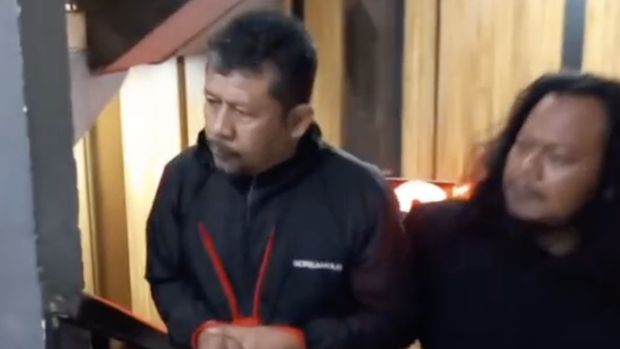 Sopir taksi online yang rusak mobil di Tol JORR. (Dok. ist)